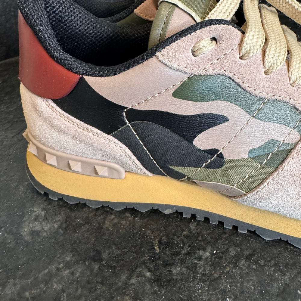 Valentino Garavani Rockrunner Sneakers - Picture 6 of 14